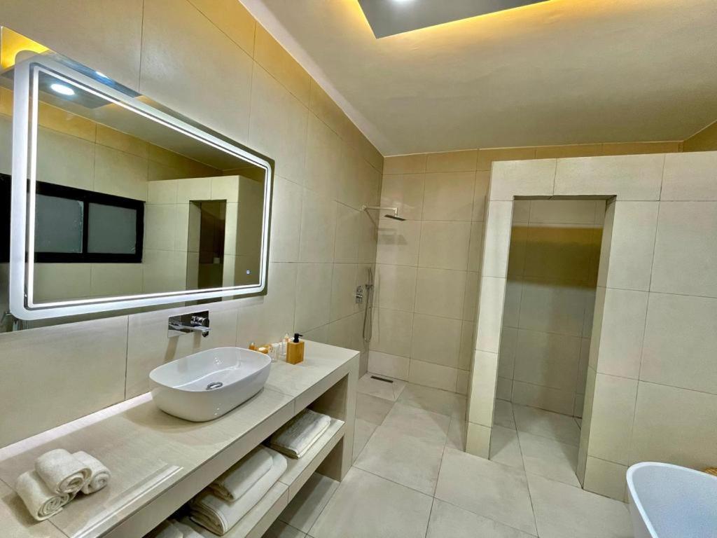 Le Kentia Hotel Lomé Kültér fotó