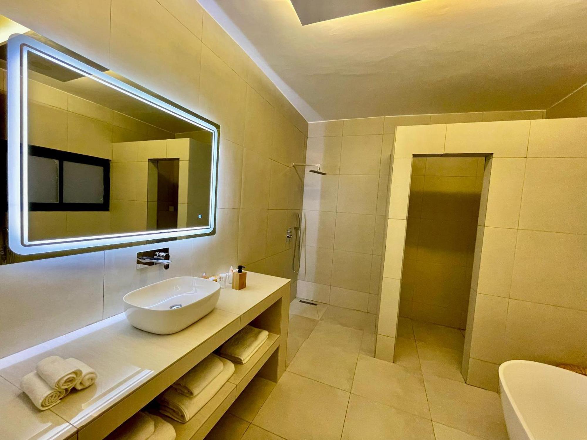 Le Kentia Hotel Lomé Kültér fotó